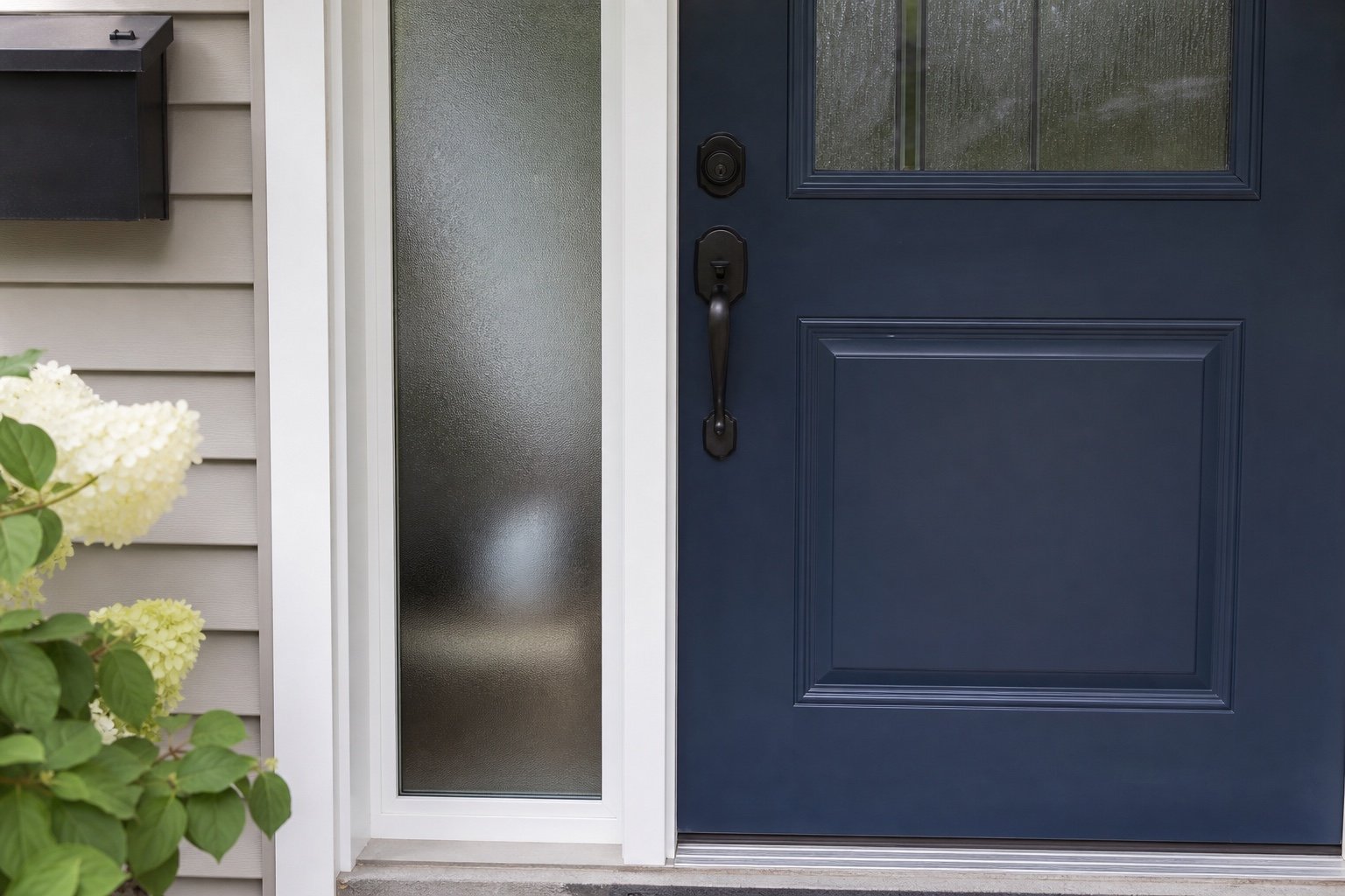 Diffused privacy glass in a residential door sidelight