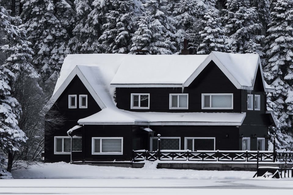 3 Handy Tips for Shielding Your Windows from the Winter