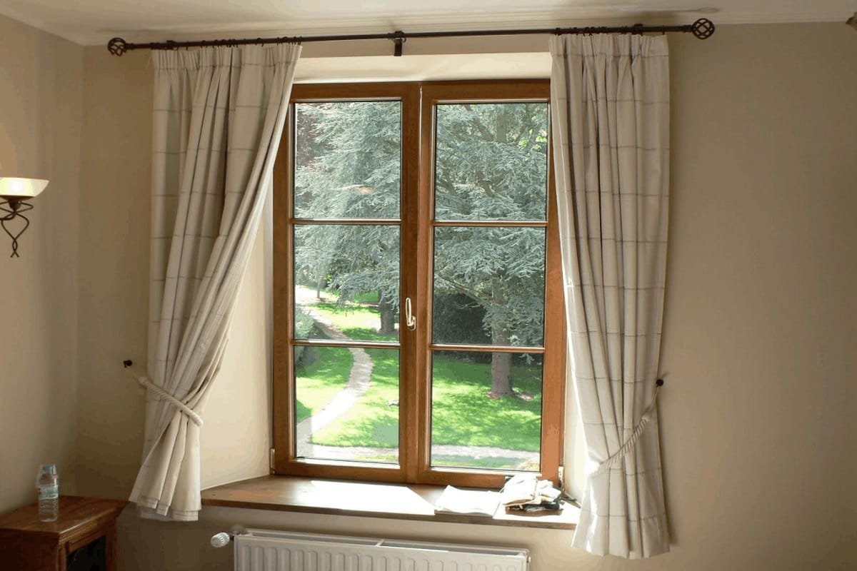 What Are Some Benefits and Drawbacks of Casement Windows? Hamilton
